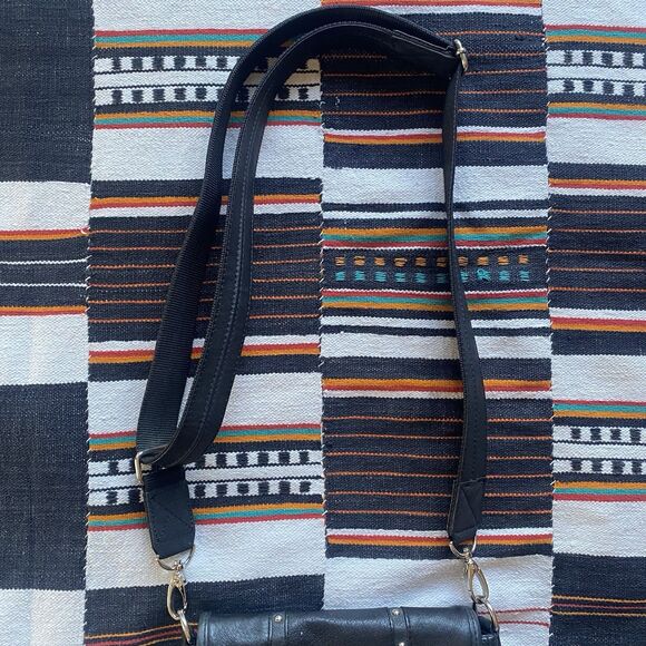 Gun Tote’n Mama Leather Studded Concealed Carry Bag Purse. Crossbody. Excellent! - Picture 4 of 16